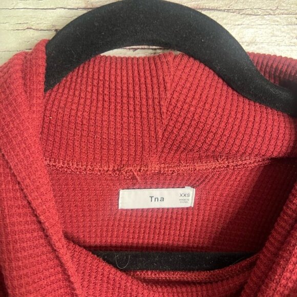 Aritzia Tna Thermal Cowlneck Waffle Knit red size xxs - Picture 4 of 7